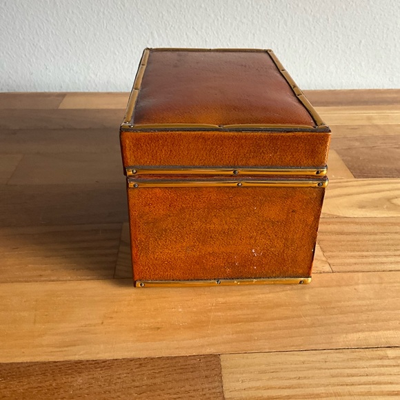 Vintage Small Leather Trinket Jewelry Box - Picture 2 of 6